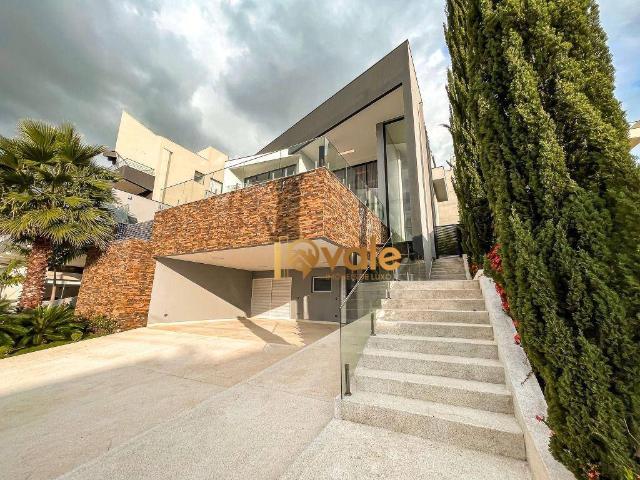 Casa para Venda/Aluguel com 4 quartos, 495 m² por R$ 3.800.000