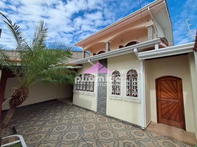 Casa para Venda/Aluguel com 5 quartos, 213 m² por R$ 700.000