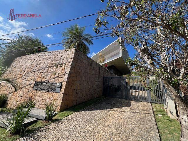Casa para Venda/Aluguel com 5 quartos, 590 m² por R$ 4.900.000
