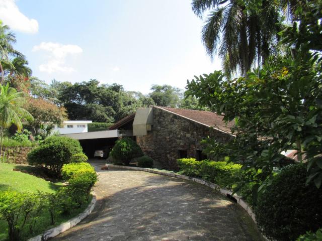 Casa para Venda/Aluguel com 5 quartos, 743 m² por R$ 4.800.000
