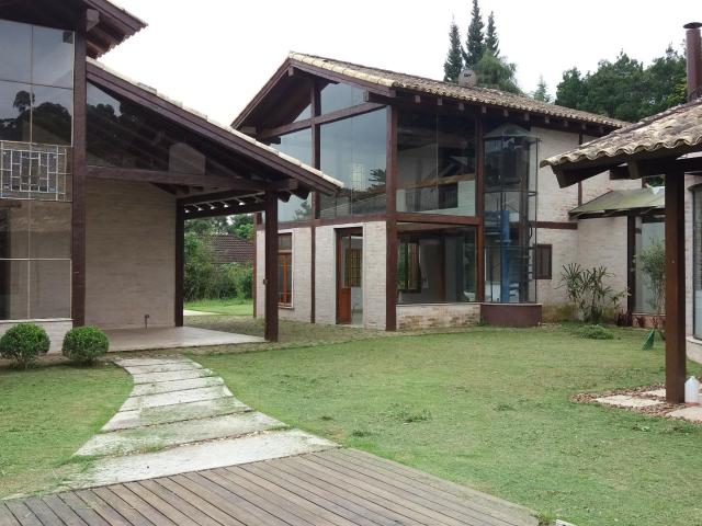 Casa para Venda/Aluguel com 5 quartos, 990 m² por R$ 3.750.000