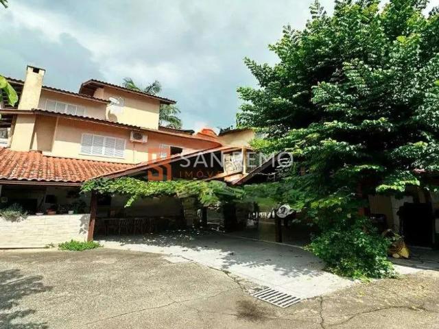 Casa para venda/aluguel com 5 quartos, em Trindade com 235 m²