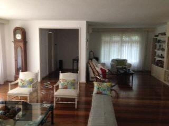 Casa para Venda/Aluguel com 7 quartos, 1329 m² por R$ 4.900.000