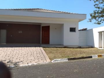 Casa para Venda/Aluguel com 3 quartos, 209 m² por R$ 957.600