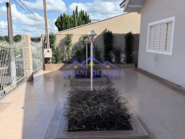 Casa para Venda/Aluguel com 3 quartos, 200 m² por R$ 500.000