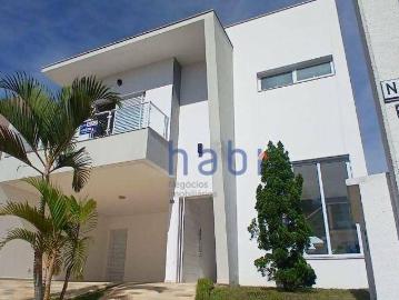 Casa para Venda/Aluguel com 3 quartos, 223 m² por R$ 1.600.000