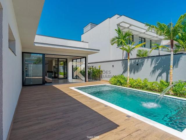 Casa para Venda/Aluguel com 3 quartos, 261 m² por R$ 3.780.000