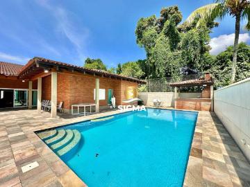 Casa para Venda/Aluguel com 3 quartos, 304 m² por R$ 2.200.000
