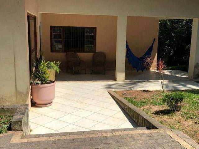 Casa para Venda/Aluguel com 3 quartos, 333 m² por R$ 900.000
