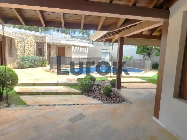 Casa para Venda/Aluguel com 3 quartos, 500 m² por R$ 2.750.000