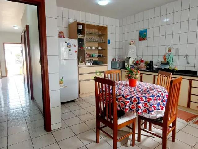 Casa para vendade com de 321m² Averbado, Terreno com 504m² Frente para Duas Ruas