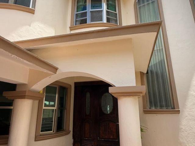 Casa para vivir u oficinas / Home for living or offices
