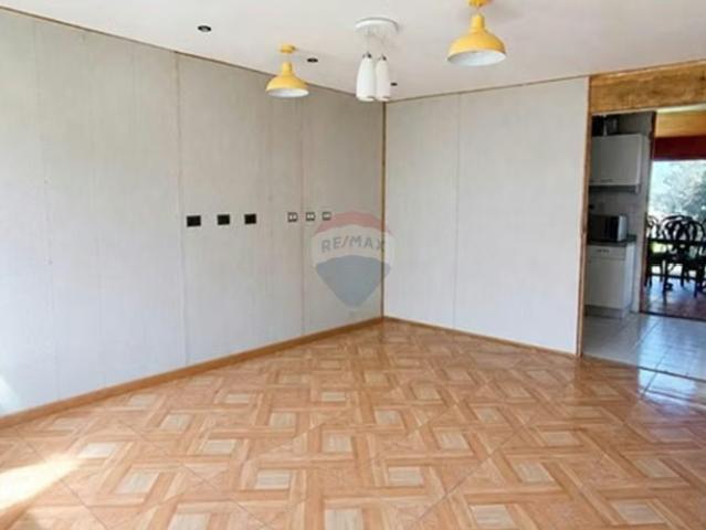 Casa parcela, 5 dormitorios, vista a laguna aculeo | 9 dormitorios por 5419.00 en Paine