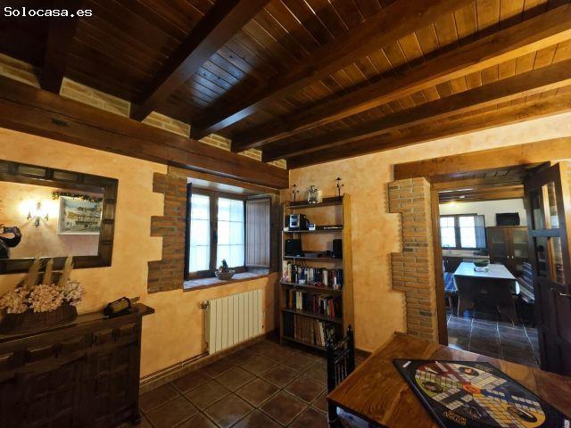 CASA PAREADA CON JARDÍN EN CIEZA