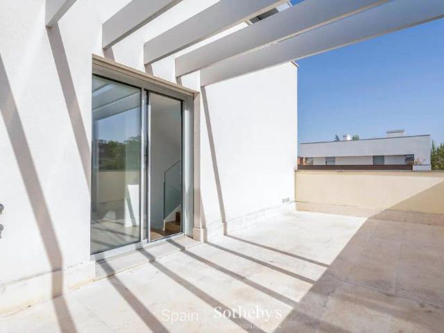 Casa pareada con piscina en alquiler en Hortaleza