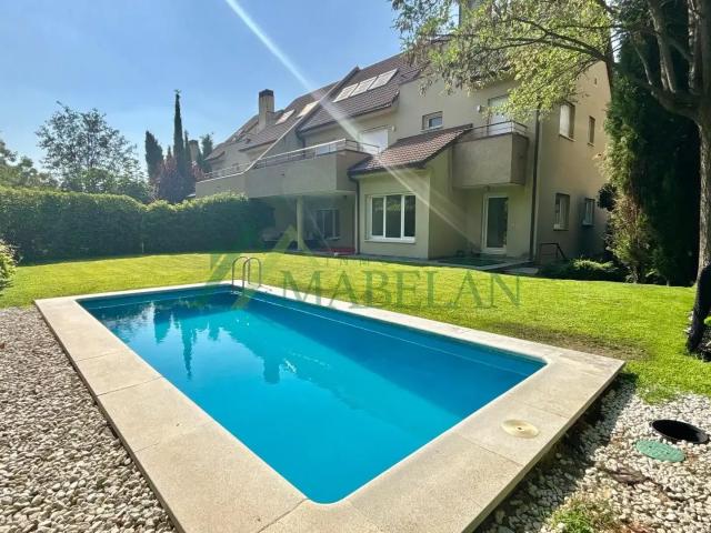 Casa pareada con piscina en alquiler en Moncloa Aravaca