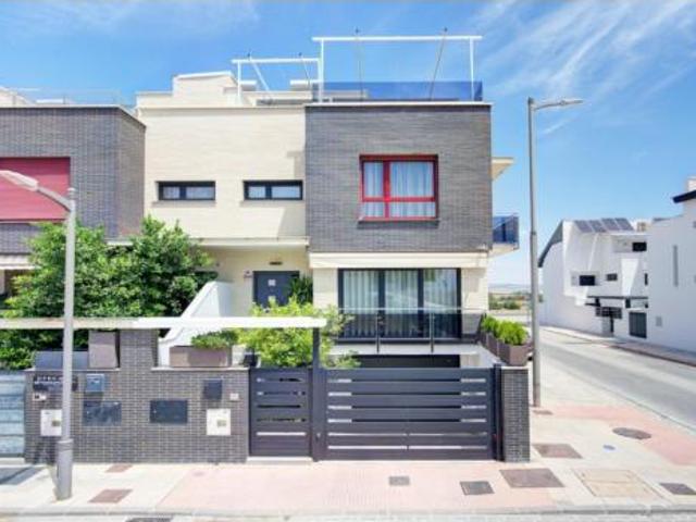 Casa pareada Alquiler Churriana de La Vega, Zona de San Cayetano Avenida Cristóbal Colón