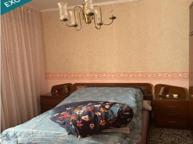 Casa pareada de cuatro dormitorios en pleno centro de Teresa de Cofrentes