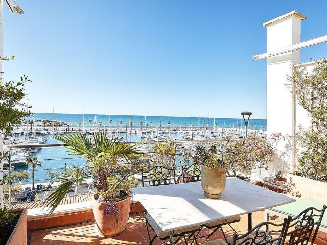 Casa pareada en alquiler en calle Creu de Sant Gregori, Sitges, de 95 m² 2 habitaciones por 2.200