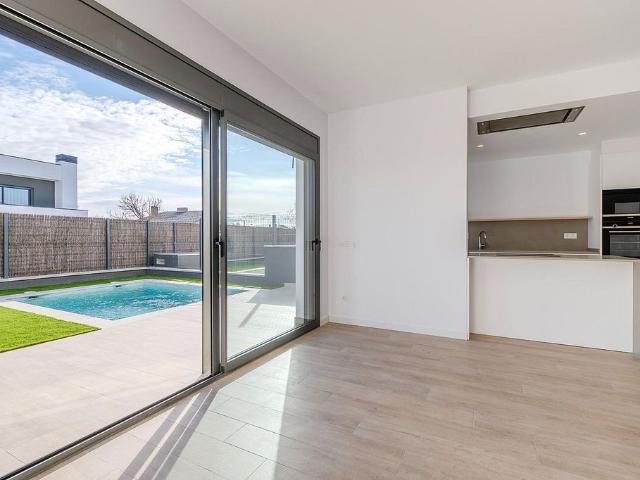 Casa pareada en alquiler en calle De Guillem Galceran de Cartellà, Sant Gregori, de 116 m² 3 habitaciones por 2.346