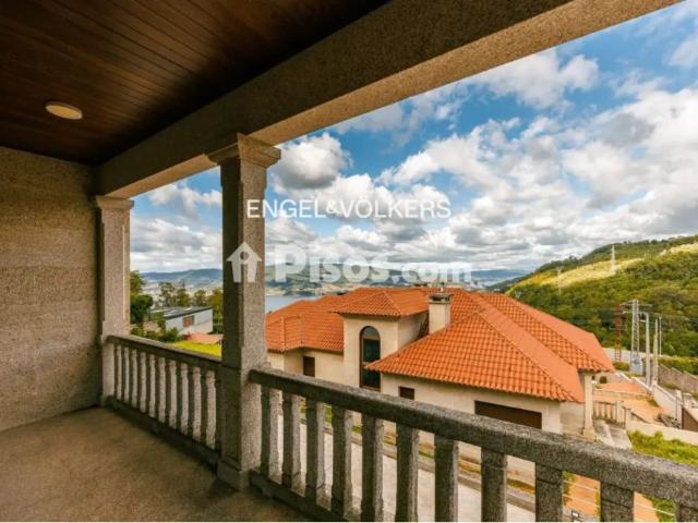 Casa pareada en alquiler en Calle de Figueiro