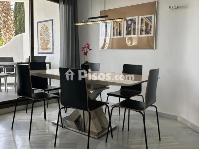 Casa pareada en alquiler en Calle de Finlandia