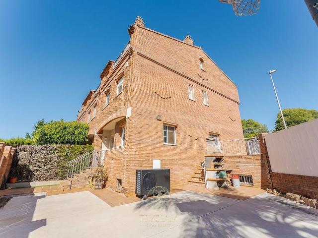 Casa pareada en alquiler en calle De Lluís Domènech i Montaner, Tarragona, de 246 m² 5 habitaciones por 2.000
