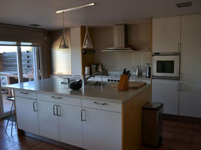 Casa pareada en alquiler en calle Mexic, Sant Cugat del Vallès, de 400 m² 5 habitaciones por 5.000