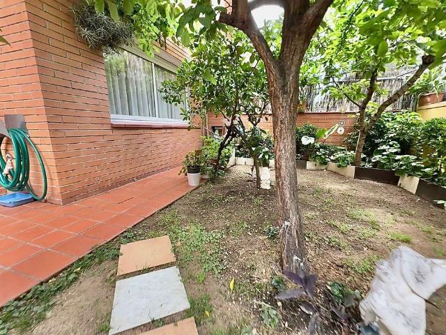 Casa pareada en alquiler en avenida De Martí Pujol, Badalona, de 190 m² 4 habitaciones por 2.000