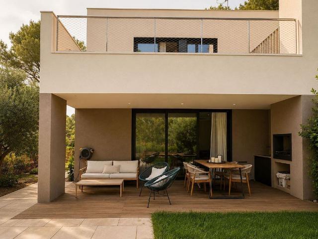 Casa pareada en alquiler en avenida Del Pla de Maset, Salou, de 180 m² 4 habitaciones por 6.000