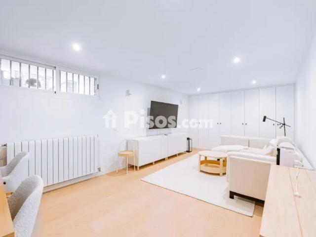 Casa pareada en alquiler en Urb. Este Montepríncipe