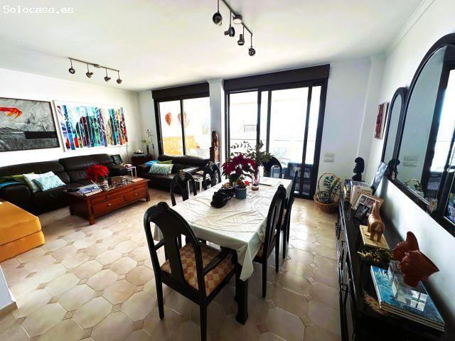 Casa pareada en primera línea