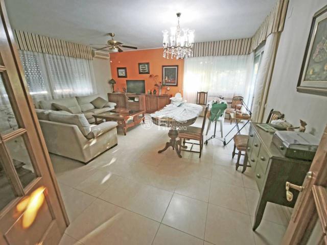 Casa pareada en venta en Corbins. Venta de chalet pareado en Corbins. Casas pareadas.