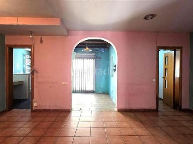 Casa pareada en venta en Cornellà de Llobregat, El Pedró. Casas pareadas Cornellà de.