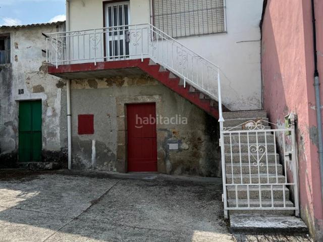 Casa pareada en venta en Coruña A, Eirís. Vivienda unifamiliar con jardín y posibilidad de dos viviendas independientes. Casas pareadas Coruña.