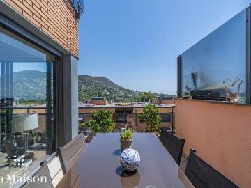 Casa pareada en venta en Cabrils. Casa con ascensor y vistas al mar en Cabrils. Casas pareadas.