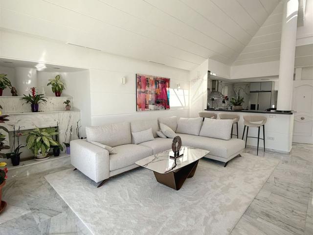 Casa Pareada en Venta en Calahonda – Vistas al Mar y orienta. 157m² Calahonda