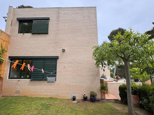 Casa pareada en venta en Calella de Palafrugell Costa Brava. Vivienda exclusiva situada en una tranquila comunidad de solo 4 vecinos, en una ubicación privilegiada con unas vistas espectacula. Casas.