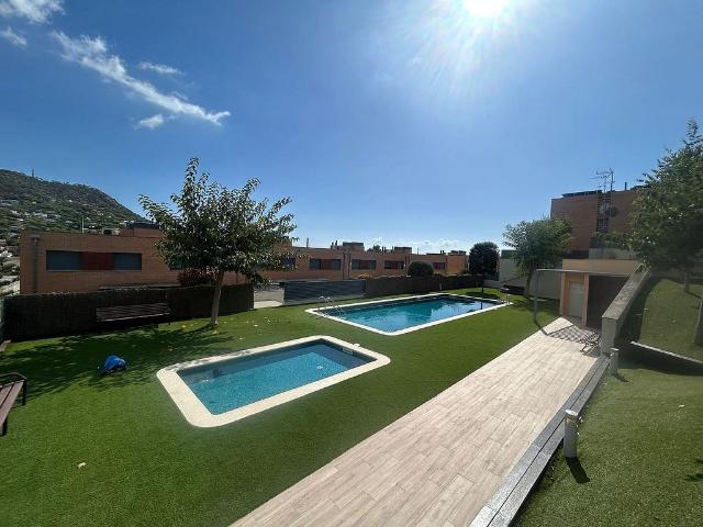 Casa pareada en venta en calle Concepció Camí, Cabrils, de 218 m² 5 habitaciones por 780.000