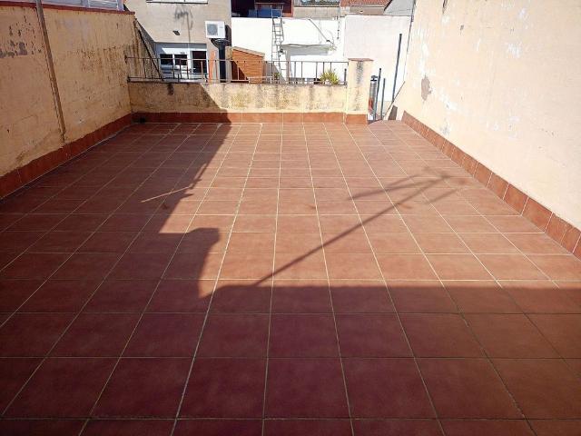 Casa pareada en venta en calle CL Fontanellade, Terrassa, de 85 m² 4 habitaciones por 310.000