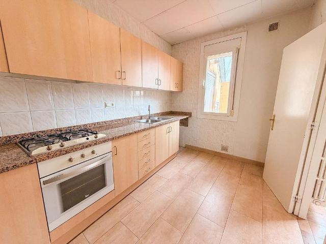 Casa pareada en venta en calle Méndez Núñez, Figueres, de 108 m² 4 habitaciones por 350.000