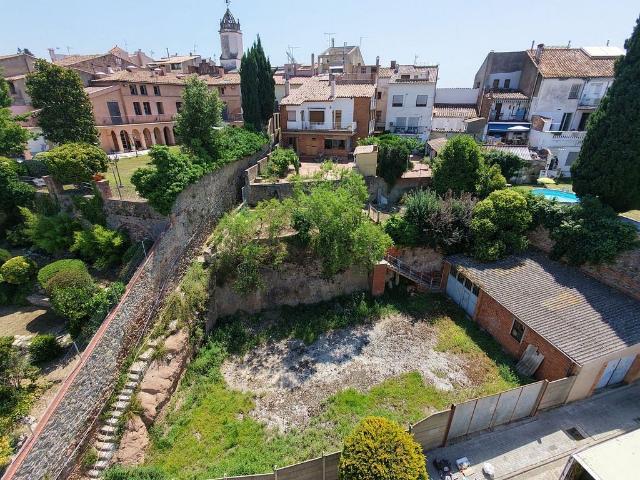 Casa pareada en venta en calle Agustí Santacruz, Sant Feliu de Codines, de 485 m² 7 habitaciones por 460.000