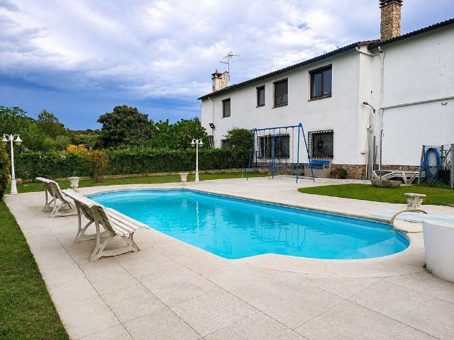 Casa pareada en venta en calle Breda, Maçanet de la Selva, de 160 m² 5 habitaciones por 299.000