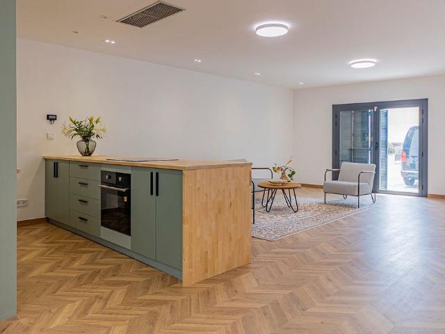 Casa pareada en venta en calle Garbí, Pineda de Mar, de 140 m² 4 habitaciones por 449.000