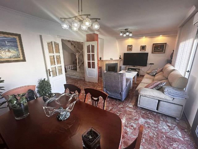 Casa pareada en venta en calle Garbí, Pineda de Mar, de 163 m² 5 habitaciones por 540.000