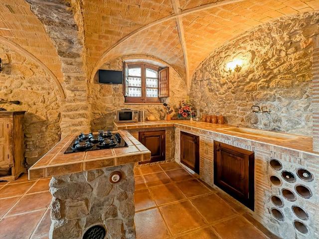 Casa pareada en venta en calle Darnius, Agullana, de 254 m² 3 habitaciones por 499.000