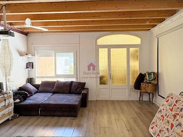 Casa pareada en venta en calle De Bretón, Terrassa, de 173 m² 3 habitaciones por 315.900