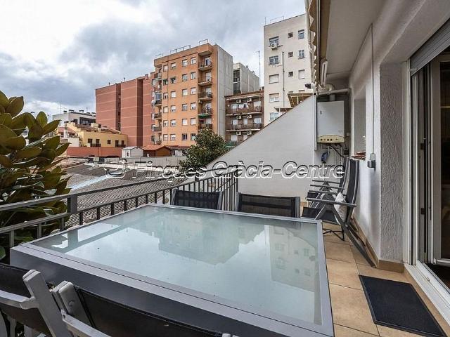 Casa pareada en venta en calle De Josep Renom, Sabadell, de 114 m² 5 habitaciones por 690.000