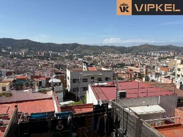 Casa pareada en venta en calle De la Gran Vista, Barcelona, de 169 m² 5 habitaciones por 628.000