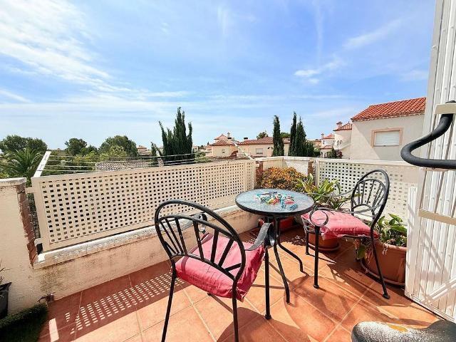 Casa pareada en venta en calle De la República Dominicana, Mont Roig del Camp, de 125 m² 3 habitaciones por 240.000